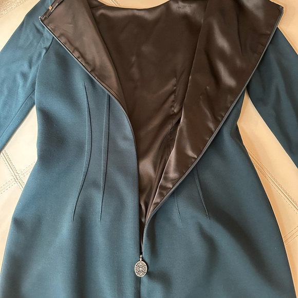 Elie Tahari size 6 tailored dress with 3/4 length sleeves - Picture 4 of 11